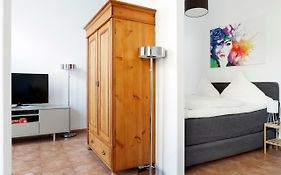 Swine By Rockchair Apartments L Superhost Status L Cozy Family & Business Flair In City Center 